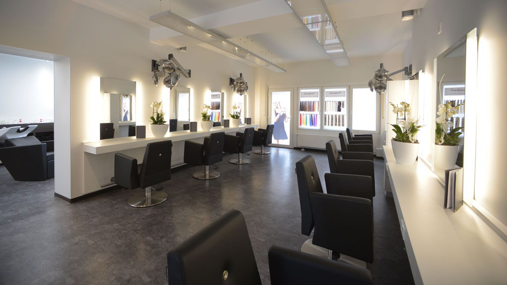 Friseursalon von gutem Damenfriseur in der Nähe von Hanau