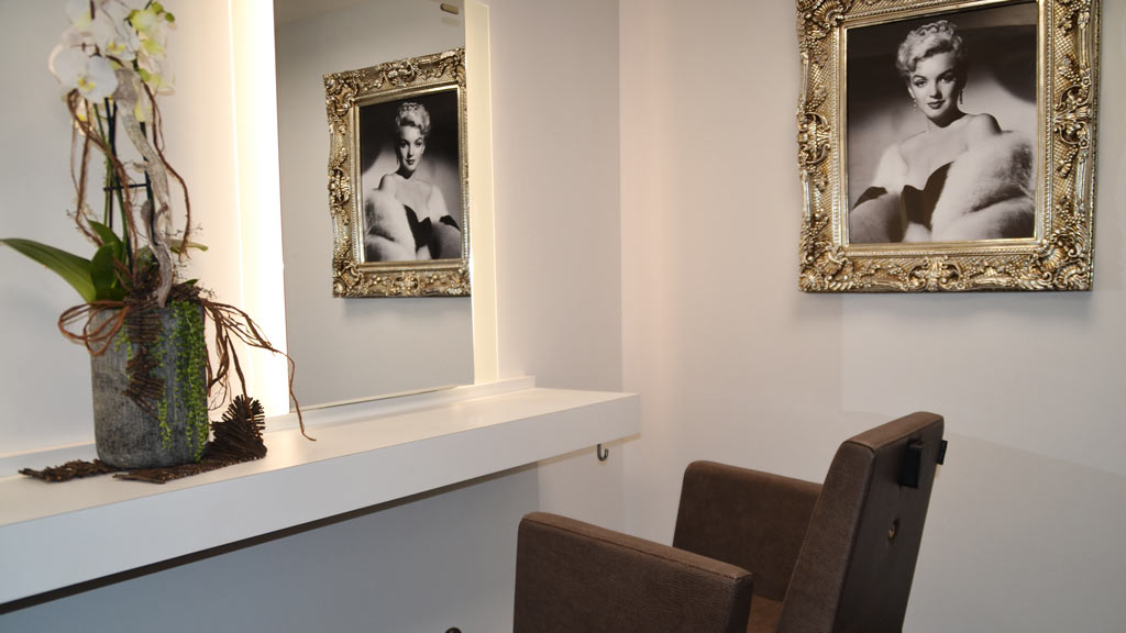 Friseur mit Bereichen speziell für VIP Kunden